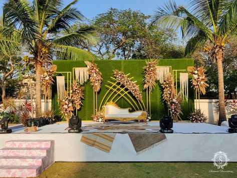 Tropical Stage Decor, Wedding Reception Stage Decorations Backdrops, Tradition Decoration, Airport Packing, Outdoor Reception Decor, African Traditional Wedding Decoration, Contemporary Wedding Decor, Gazebo Wedding Decorations, Igbo Traditional Wedding