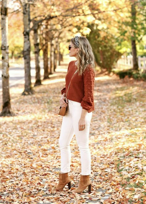 Fall Outfits Women White Jeans, White Jeans Outfit Winter Boots, Fall Outfit With White Pants, White Trousers Outfit Fall, Ivory Jeans Outfit Fall, How To Style White Jeans For Fall, How To Wear Cream Jeans, White Jeans Fall Outfit Work, White Jean Outfits Fall