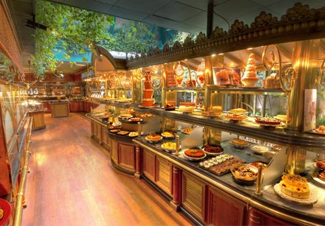 Les Grands Buffets, one of the 'top 10 luxury buffets in the world' by China.org.cn. Spring Buffet, Vegas Decorations, Buffet Table Settings, Calgary Restaurants, Las Vegas Buffet, Fruit Buffet, Garden Party Recipes, Yacht Interior Design, Food Catering