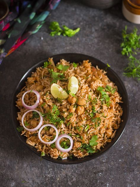 chhole pulao Veg Pulao Photography, Pulao Photography, Tawa Pulao, Kabuli Chana, Veg Pulao, Food Platter, Food Post, Spicy Rice, Rice Varieties