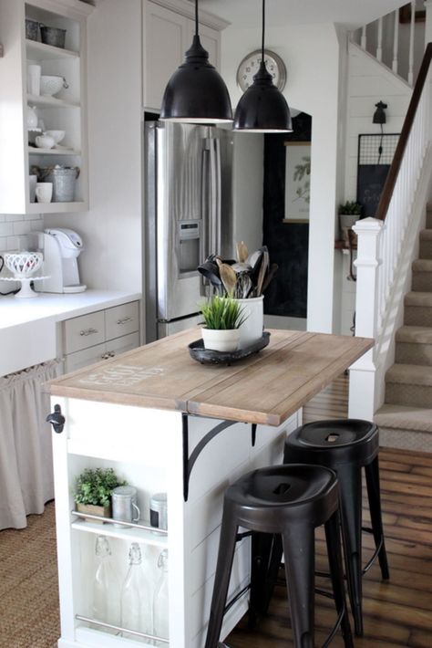 Kitchen Island With Stools, Island With Stools, Apartemen Studio, Portable Kitchen Island, Blue Kitchen Island, Light Grey Kitchens, Interior Boho, Small Kitchen Island, Farmhouse Kitchen Island