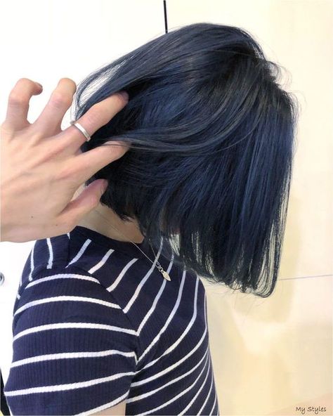 Blue Ombre Hair, Cortes De Cabello, Dark Blue Hair, Korean Hair Color, Hair Color Streaks, Hair Streaks, Asian Short Hair, Short Straight Hair, Edgy Hair