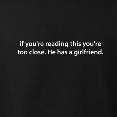 He Has A Girlfriend Quotes, Quotes Tshirt, Roy Kapoor, Ootd Jeans, Boyfriend Tshirt, He Has A Girlfriend, Girlfriend Style, Oversized Clothes, Outfit Quotes