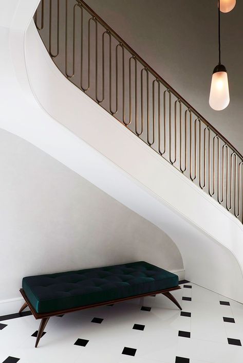 Green bench under stairs Art Deco Staircase, درابزين السلم, Park Avenue Apartment, Traditional Staircase, Stair Case, Staircase Railings, Small Bed, Foyer Design, Modern Stairs