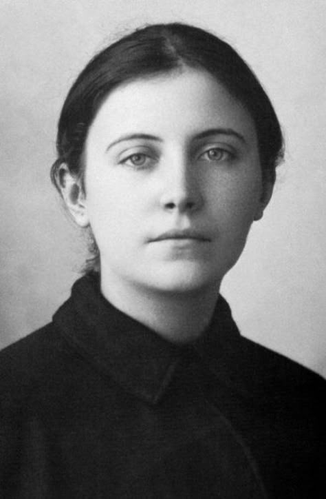 "I wish, oh Jesus, that my voice could reach to the ends of the world, to call all sinners and tell them to enter into Thy Heart....Oh, if only all sinners would come to Thy Heart!... Come! Come sinners, do not be afraid! The sword of Justice cannot reach you Here!"  ~St Gemma Galgani St Gemma, St Gemma Galgani, Gemma Galgani, Pray For Us, Catholic Prayers, Blessed Mother, Patron Saints, Roman Catholic, Catholic Faith