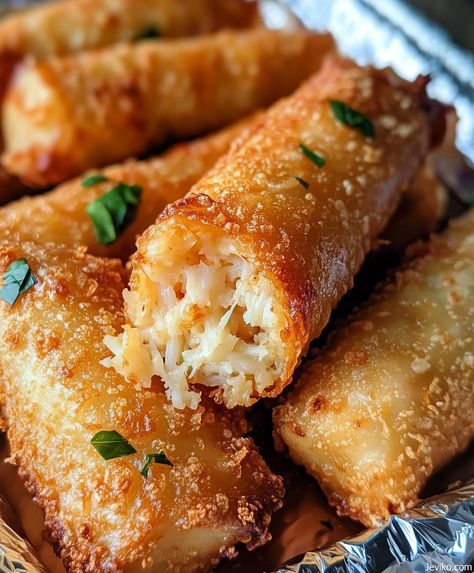 Crab Cake Egg Rolls Crab Egg Rolls Recipes, Thai Crab Cakes, Meat For A Crowd, Brown Sugar Fudge, Baked Apple Fritters, Egg Roll Ingredients, Lemon Truffles, Tuna And Egg, Cheese Crescent Rolls