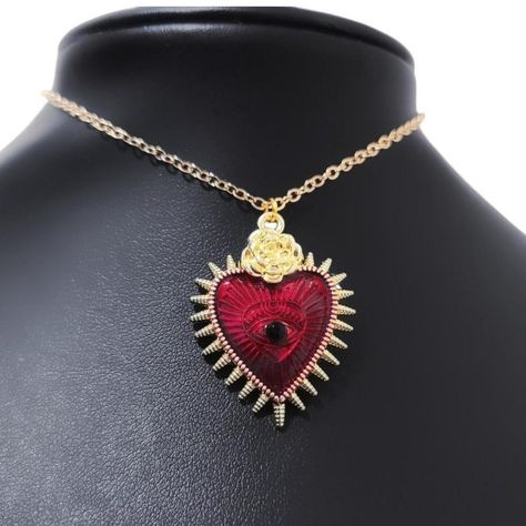 Ornate Gold + Red Enamel Heart Pendant. Gold-Plated Chain. 2" Chain Extender. Lobster Clasp. Cb159 Valentines Day Video, Goth Punk Fashion, Artistic Necklace, Day Video, Love Valentines Day, Necklace Gothic, Ocean Jewelry, Vintage Inspired Jewelry, Heart Choker