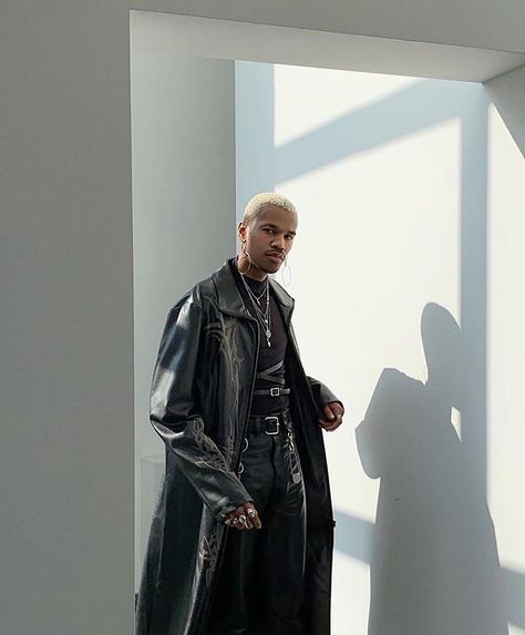 Matrix Fashion, Enter The Matrix, Techno Outfit, Glitch In The Matrix, Fantasias Halloween, Mens Halloween Costumes, The Matrix, Streetwear Men Outfits, Future Fashion