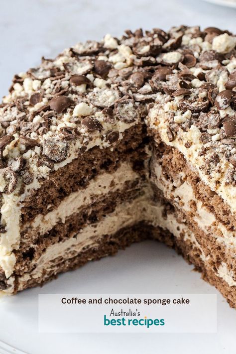 Coffee And Walnut Cake, Chocolate And Coffee, Sponge Cakes, Chocolate Sponge Cake, Easter Food, Sponge Cake Recipes, Walnut Cake, Chocolate Espresso, Chocolate Sponge