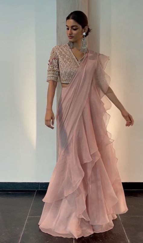 Frill Sari Design, Indowestern Saree Outfits, Frill Saree Style, Frill Blouse Designs, Fancy Saree Blouse Design, Pink Ruffle Saree, Ruffle Saree Designs, Frill Lehenga, Frill Saree