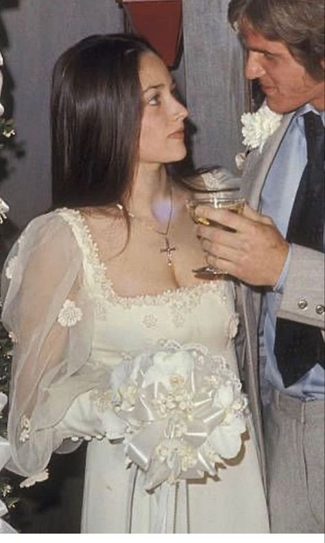 1970s Wedding Inspiration: The Daisy Jones Effect — Chapel Journal 1970s Wedding, Olivia Hussey, Ali Macgraw, Emmylou Harris, Runaway Bride, Daisy Jones, 1970s Fashion, Steve Mcqueen, Wedding Fashion