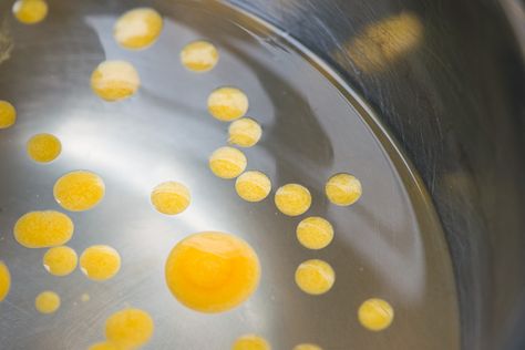 Calcium Cannons, Spherification Recipes Molecular Gastronomy, Gastronomy Food, Molecular Mass, Molecular Food, Modernist Cuisine Molecular Gastronomy, Subatomic Particles Atoms, Molecular Gastronomy Recipes, Molecular Cuisine