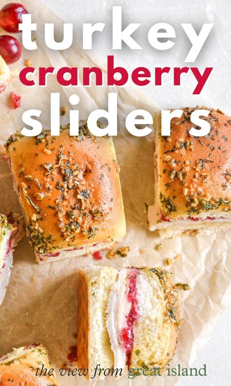 Turkey cranberry sliders with cranberry sauce and melty cheese packed into soft Hawaiian roll buns for game days and holiday entertaining! Turkey Sandwich With Cranberry Sauce, Sandwich Appetizers For Party, Easy Fall Lunch, Easy Christmas Lunch Ideas, Slider Sandwich Recipes, Easy Thanksgiving Appetizer, Turkey Cranberry Sliders, Cranberry Sausage, Dinners For A Crowd