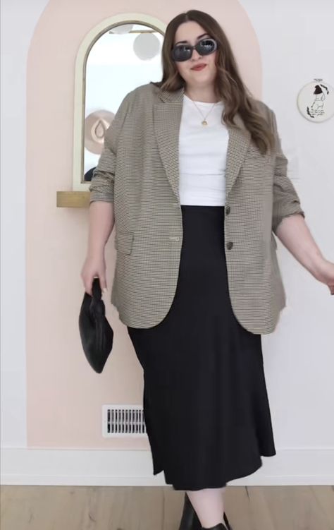 Semi Formal Outfits Plus Size, Plus Size Special Occasion Outfits, Plus Size Interview Outfit Professional, Interview Outfit Professional, Semi Formal Wedding Attire, Chubby Girl Outfits, Working Dress, Working Dresses, Formal Wedding Attire