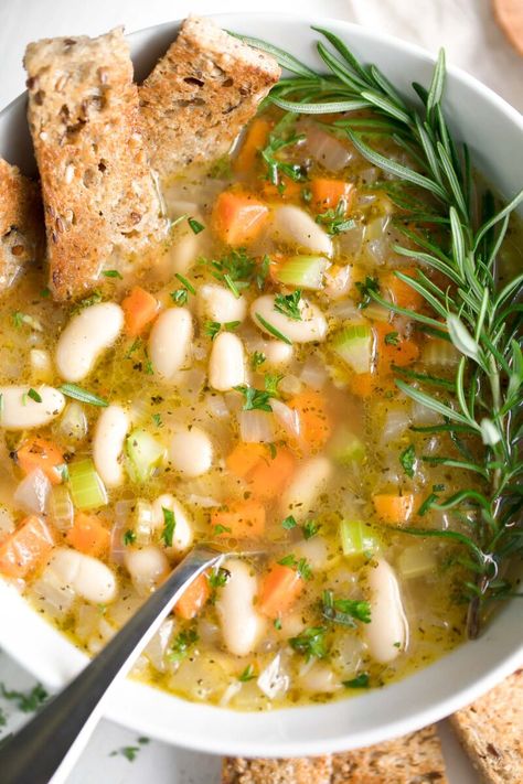 Bean Soup Recipe, Easy Mediterranean Diet Recipes, Bean Soup Recipes, White Bean Soup, White Bean, Easy Soups, Easy Soup Recipes, Mediterranean Diet Recipes, Healthy Soup Recipes