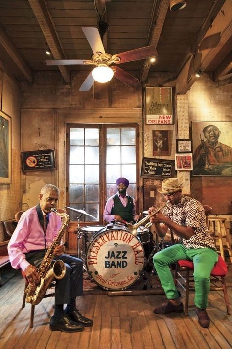 New Orleans Neighborhoods, Old New Orleans Aesthetic, New Orleans Bar, Homemade Beignets, New Orleans Aesthetic, Jazz New Orleans, New Orleans Beignets, Preservation Hall Jazz Band, New Orleans Photography