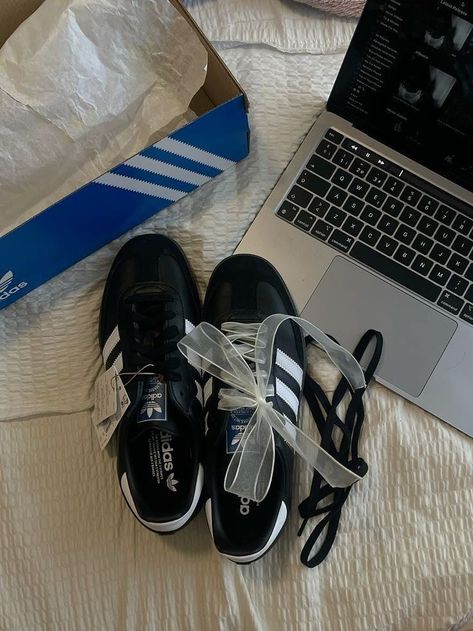 Black Sambas With Ribbon, Adidas Sambas With Ribbon, Samba Laces Ideas, Adidas Samba Ribbon Laces, Sneakers With Ribbon Laces, 2024 Trend Shoes, Adidas Samba With Ribbons, Sambas With Ribbon Laces, Samba Ribbon Laces