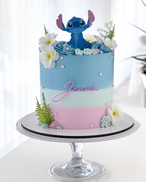 𝐃𝐞𝐦𝐞𝐭 🇹🇷 (@gateauxdelices_13) • Instagram photos and videos Lilo And Stitch Birthday Cake Ideas, Stitch Birthday Cake, Lilo And Stitch Cake, Fairy Birthday Cake, Stitch Party, Lilo And Stitch Merchandise, Stitch Cake, ليلو وستيتش, 6th Birthday Cakes