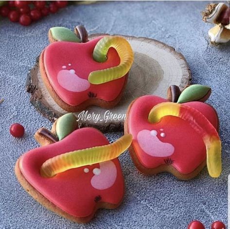 Sugar Cookie Royal Icing, Easy Halloween Food, Apple Cookies, Amazing Desserts, Thanksgiving Cookies, Pretty Cookies, Fancy Cookies, Creative Cookies, Cookie Icing