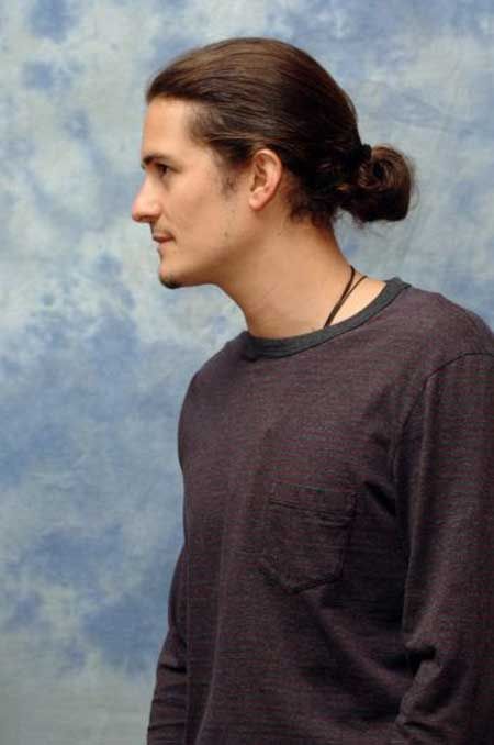 Orlando Bloom Ponytail Hairstyles For Men, Mens Ponytail Hairstyles, Hair Styling Ideas, Man Ponytail, Hair Styles Men, Short Hair Ponytail, Long Pictures, Pony Hairstyles, Hairstyle For Men