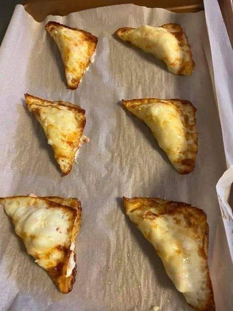 CRAB RANGOON WITH MOZZARELLA CHEESE - KetoDietForHealth Homemade Crab Rangoon, Rangoon Recipe, Crab Rangoon Recipe, Keto Appetizers, Low Carb Easy, Crab Rangoon, Free Keto Recipes, Crab Meat, Recipes For Beginners