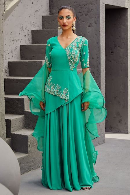 Ruffle Dupatta, Kurta Sharara Set, Zardozi Work, Kurta Sharara, Pearl Work, Anita Dongre, Pakistani Fashion Casual, Simple Pakistani Dresses, Designer Party Wear Dresses