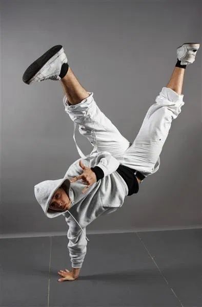 21 Professional Break Dancing Photos - Photoshop Tutorials Dancing Photos, Break Dancing, Cultura Hip Hop, Dancing Poses, Dancing Art, Hip Hop Dancer, Yoga Kurse, Yoga Online, Jitterbug