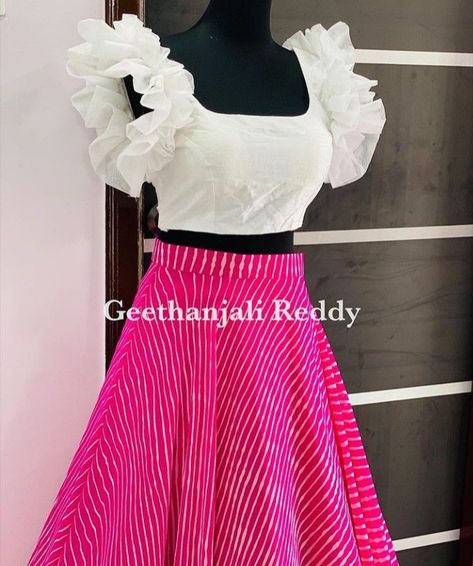 Crop Top Designs For Kids, Elegant Maxi Dresses, Fashion Outfits Ideas, Crop Top Lehenga, Simple Lehenga, Kids Blouse Designs, Simple Frocks, Dresses For Summer, Lehenga Designs Simple