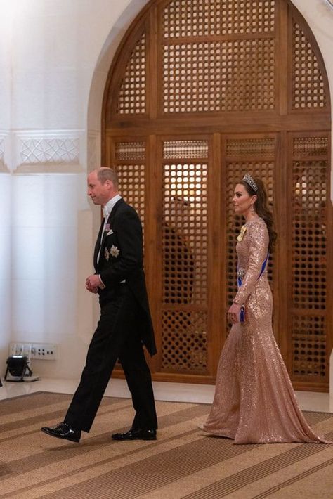 Pippa Middleton's scene-stealing moment in cut=out gown at royal wedding in Jordan | HELLO! Jordan Royal Wedding, Princess Rajwa, Elie Saab Wedding Dress, Elie Saab Gowns, Prince William Et Kate, Jenny Packham Dresses, Prince And Princess Of Wales, Kate Middleton Prince William, Blush Pink Dresses