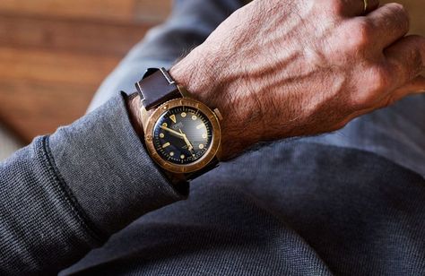 Oris-Bronze-Carl-Brashear-LE-5 Carl Brashear, Watch Photography, Watch Lover, Fashion Winter, Photography Fashion, Dive Watches, Wrist Watch, Winter Fashion, Fashion Photography