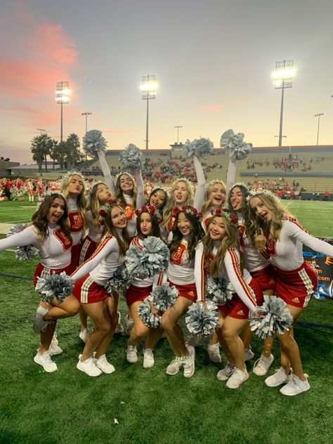 #cheer #songleaders #highschoolfootball Cheer Leader Aesthetic, Cheerleader Uniforms, Cheer Aesthetic, Cheer Leaders, High School Cheerleading, School Cheerleading, Varsity Cheer, Cheer Leading, Cheer Pics