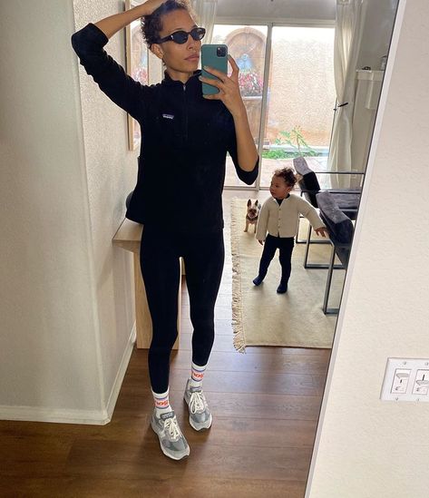 TyLynn Nguyen🦢 on Instagram: “Cozy mom look 🖤🦢” Leggings Socks Outfit, Sneakers With Socks Outfits, Socks And Leggings Outfits, Tall Socks And Sneakers Outfit, Socks Over Jeans, Leggings With Socks Outfit, Socks With Sneakers Outfit, Leggings With Socks, Styling Socks