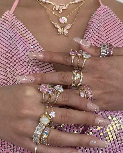 Jewelry Accessories Y2k, Pink Stackable Fine Jewelry, Pink Jewelry Aesthetic, Girly Y2k Aesthetic, Trendy Pink Stacked Jewelry, Gold Jewelry Maximalist, Ring Stacking Ideas, Black Girls With Gold Jewelry Aesthetic, Maximalist Gold Jewelry Aesthetic