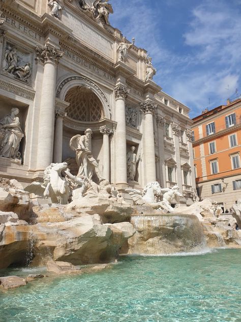 Rome Photo, Trevi Fountain, Architectural Details, Art Plastique, Architecture Details, Places To See, Rome, Vision Board, Scrapbooking