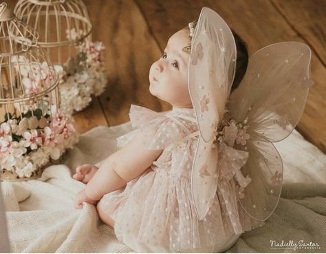 Fairy One Year Pictures, Year 1 Photoshoot, One Year Old Fairy Photoshoot, Fairy Birthday Pictures, Fairy Smash Cake Photoshoot, Fairy First Bday, Fairy 1st Birthday Photoshoot, Fairy First Birthday Cake Smash, Fairy First Birthday Outfit