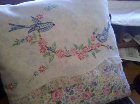 Sweet toss pillow made from vintage hand-embroidered pillowcase. My own design. Linen Projects, Vintage Embroidery Patterns, Pillow Cases Diy, Pretty Pillows, Embroidery Pillow, Vintage Hankies, Vintage Pillow Cases, Toss Pillow, Pretty Pillow