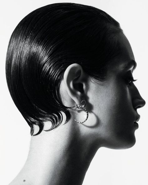 Betina Du Toit, Slicked Back Hairstyles, Yantai, Slippery When Wet, Hairstyles For Layered Hair, Slicked Back Hair, Work Hairstyles, Slick Hairstyles, Beauty Images