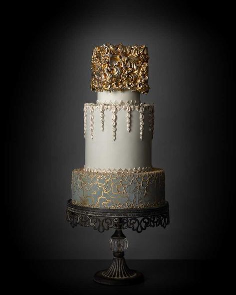 Luxury Cake Design, Glamorous Wedding Cakes, Metallic Cake, Golden Cake, London Cake, Luxury Cake, Fondant Cupcake Toppers, Dream Wedding Cake, Luxury Wedding Cake