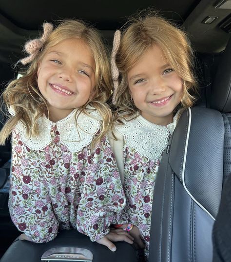 Oakley Fisher, Tatum And Oakley, Blonde Twins, Fish Fam, Taytum And Oakley, Sisters Photoshoot Poses, Blonde Babies, Twin Baby Girls, Baby Friends