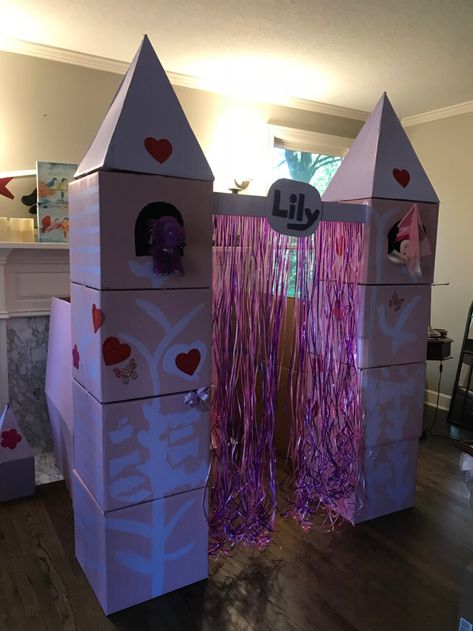 How To Make A Cardboard Castle, Princess Castle Birthday Party, Thermacol Decorations Ideas, Trunk Or Treat Princess Theme, Princess Castle Trunk Or Treat, Castle Diy Cardboard, Disney Castle Party, Diy Cardboard Castle How To Build, Castle Trunk Or Treat Ideas For Cars