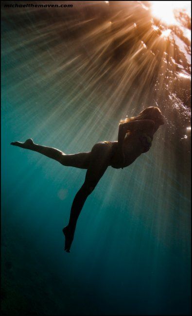 Underwater Maternity Shoot, Underwater Maternity Photography, 8 Months Pregnant, Samsung Ipad, Water Shoot, Beautiful Pregnancy, Underwater Photos, Water Photography, Maternity Portraits