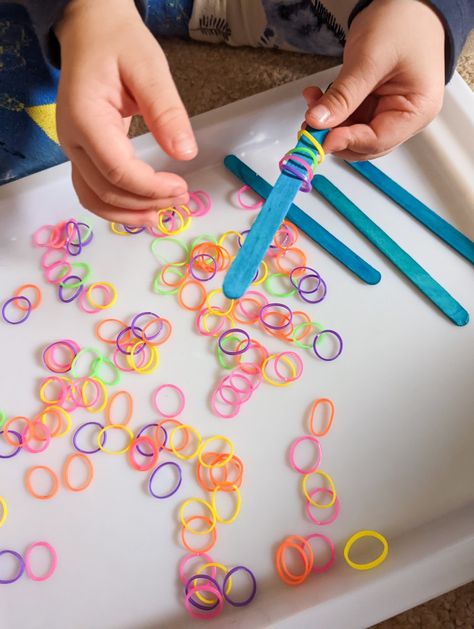 Manipulative Activities For Preschoolers, Kindergarten Fine Motor Activities, Threading Activities, Fine Motor Play, Fine Motor Skills Activity, Motor Skills Activity, Brain Gym For Kids, Sensory Activities For Preschoolers, Emotions Activities