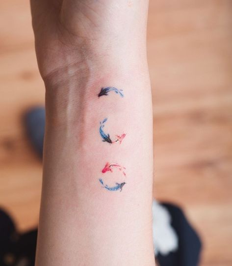 Koi Tattoo, Koi Fish Tattoo, Fish Tattoo, Simplistic Tattoos, Mini Tattoos, Pretty Tattoos, Minimalist Tattoo, A Tattoo, Tattoos With Meaning