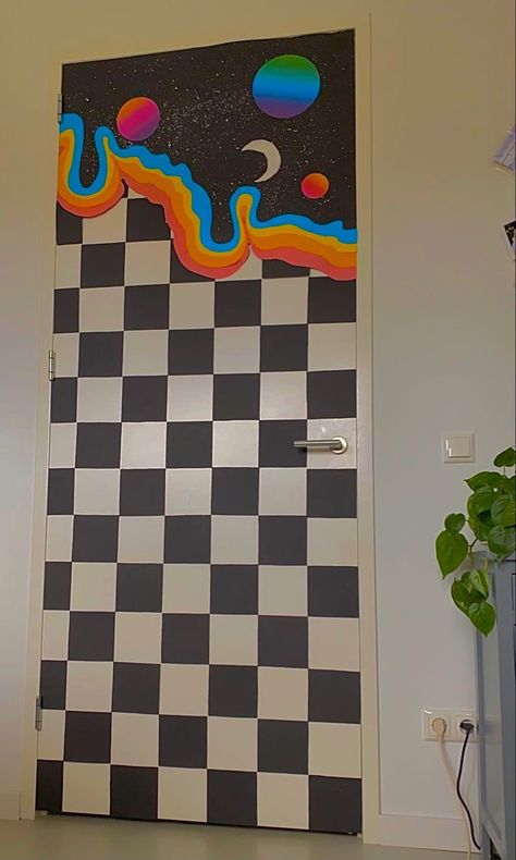 Drawing Door Ideas, Door Paintings Aesthetic, Door Paint Ideas Bedroom, Painted Door Ideas Creative, Closet Door Painting Ideas Aesthetic, Fun Painted Doors, Painted Door Aesthetic, Door Drawing Ideas Bedroom, Door Art Bedroom Paint Aesthetic