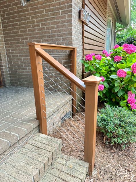 Diy Metal Porch Railing, Wire Porch Railing Ideas, Cedar Handrail Front Porches, Cable Railing Front Porch, Diy Handrails For Stairs Outdoor, Diy Railings For Stairs Outdoor, Porch Hand Rail Ideas, Cable Railing Porch, Front Porch Handrail Ideas