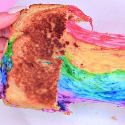 Eat rainbow grilled cheese and other unique food at the Florida State Fair #FloridaStateFair #Tampa #food #rainbow Rainbow Sandwich, Rainbow Grilled Cheese, Florida State Fair, State Fair Food, Diy Cheese, Recipe Lunch, Rainbow Food, Cheese Sandwich, Sandwich Recipe