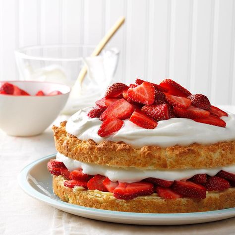 Grandma Coconut Dessert, Strawberry Shortcake Recipes, Shortcake Recipe, Brownie Desserts, Summer Cakes, Oreo Dessert, Strawberry Desserts, Upside Down Cake, Angel Food