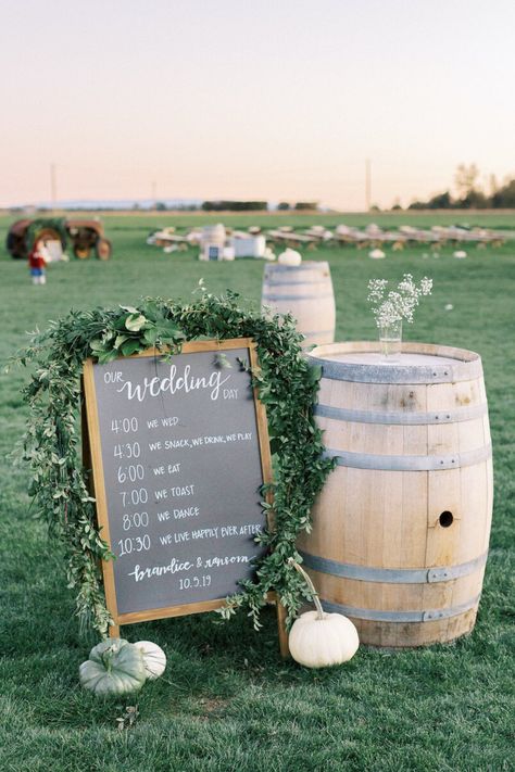 Fall Wedding Signs, Rustic Ranch Wedding, Fall Wedding Trends, Hay Field, Backyard Wedding Ceremony, Small Backyard Wedding, Horse Wedding, Field Wedding, Rustic Fall Wedding