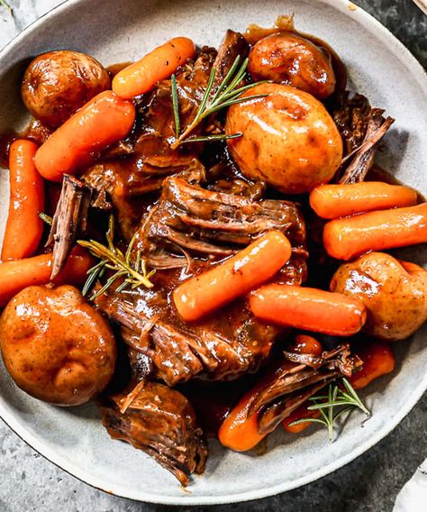 Packed with flavor, hearty veggies, and tender beef, this Instant Pot Pot Roast will quickly become a family favorite! It's easy and quick in the pressure cooker! #wellplatedrecipes #potroast #instantpotpotroast #InstantPotbeefrecipes Instant Pot Roast, Pressure Cooker Pot Roast, Crockpot Mashed Potatoes, Roasted Potatoes And Carrots, Instant Pot Pot Roast, Beef Roast, Pot Roast Recipes, Hearty Dinner, Tender Beef