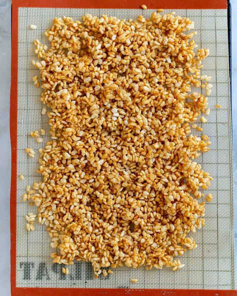 Caramelized Puffed Rice - Between2Kitchens Puff Rice, Puffed Rice Cakes, Fig Salad, Rice Flakes, Asian Dessert, How To Make Caramel, Vanilla Sauce, Puffed Rice, Dessert Toppings